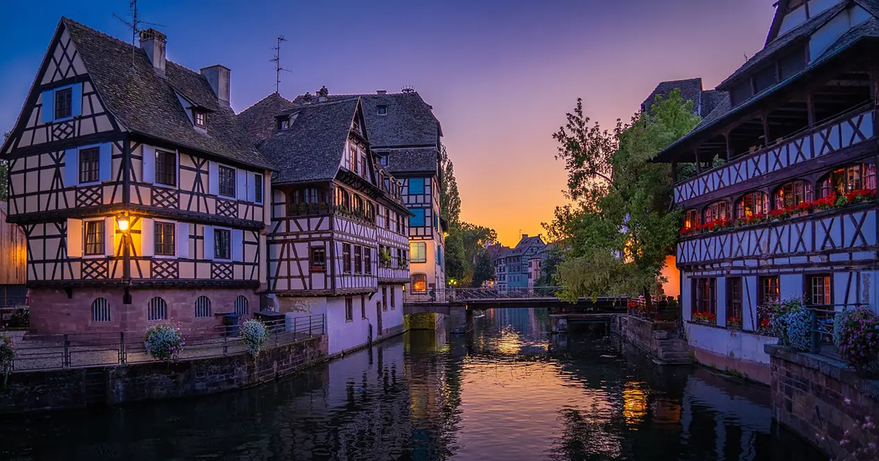 Rue alsacienne comme on peut en trouver à Strasbourg