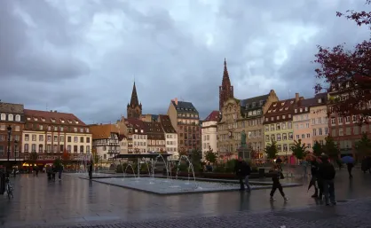 Retouche photographique : la place Kléber à Strasbourg avant Noël